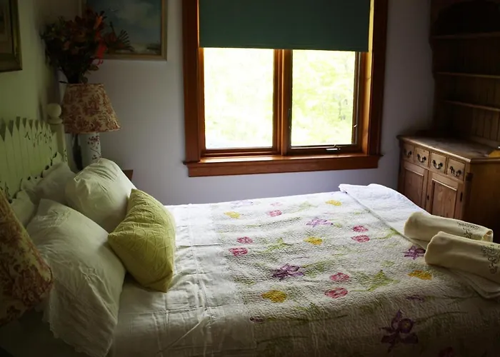 Honey Maple Grove Bnb