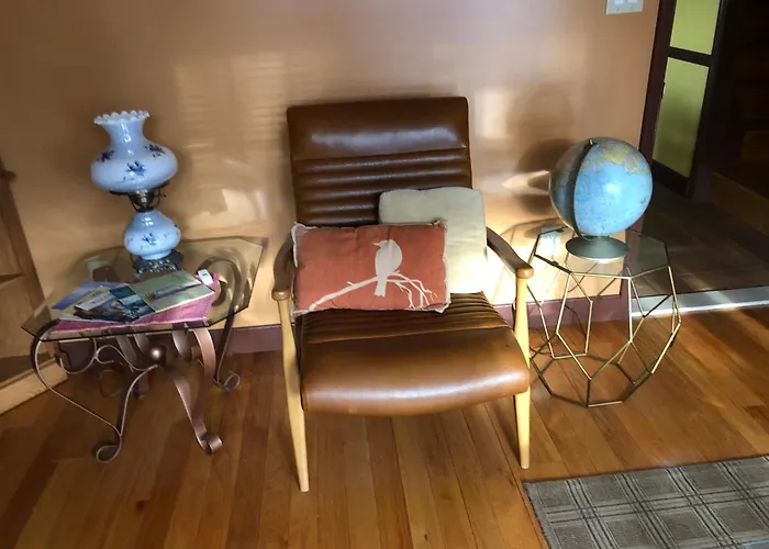 Private Unit With Own Entrance To Share